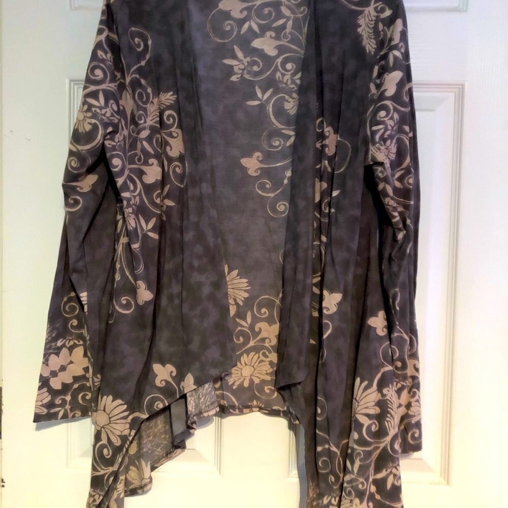 This is a GORGEOUS wrap!